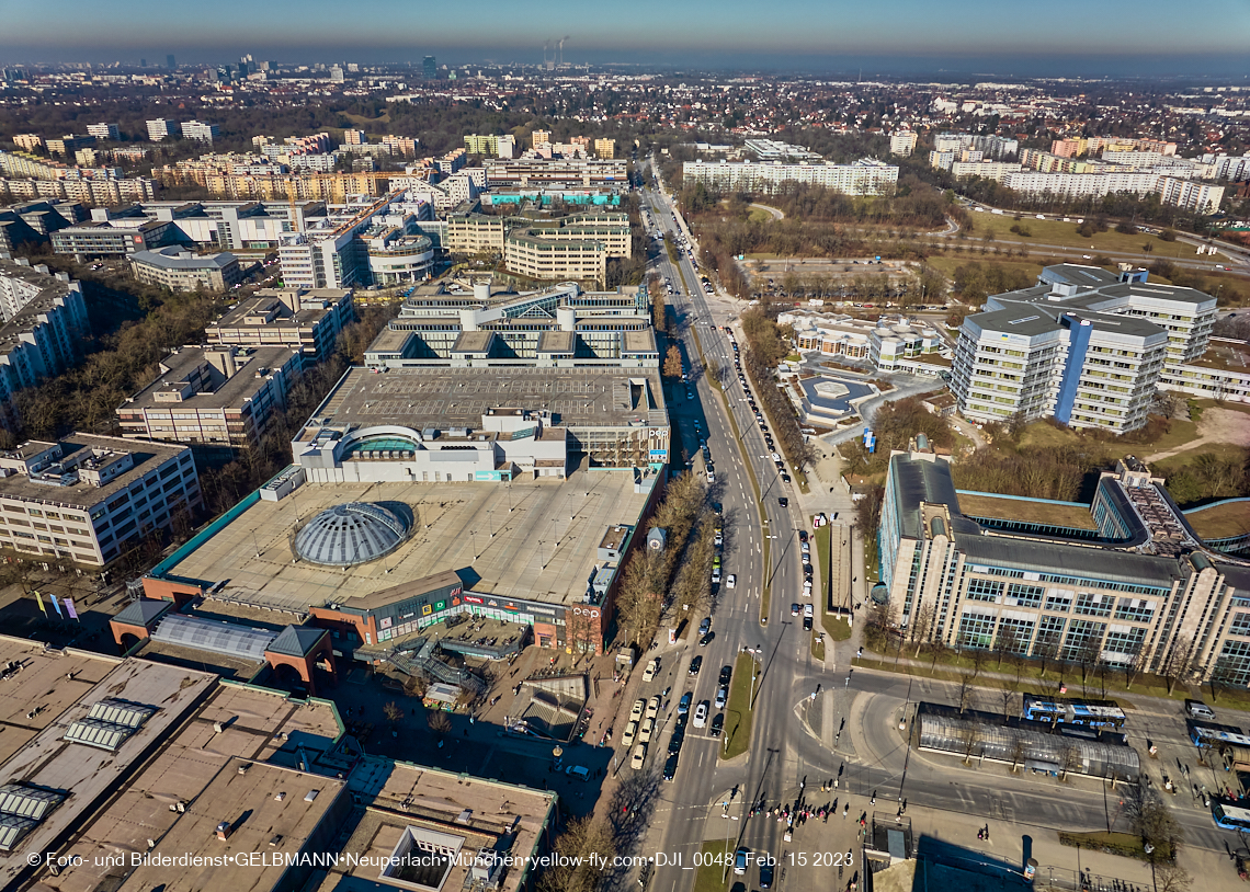 15.02.2023 - Perlach Plaza - Rentenversicherung - SHAERE - Allianz in Neuperlach